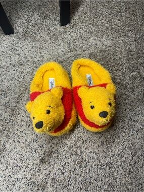 NWOT Disney Winnie the Pooh Plush Slippers